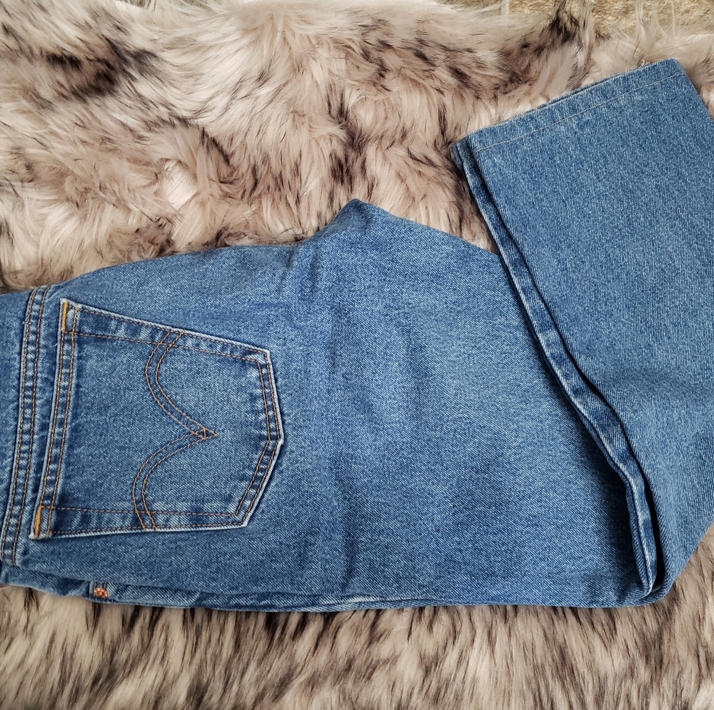 Capri Levi's Jeans